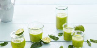 Minze-Avocado-Smoothie mit Sternanis